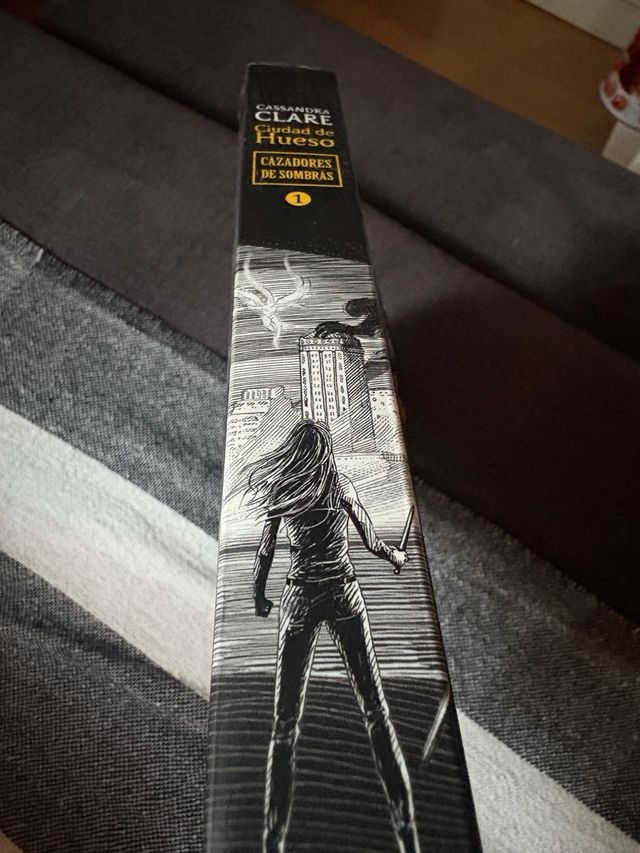 Ciudad de Hueso: Cazadores de sombras 1