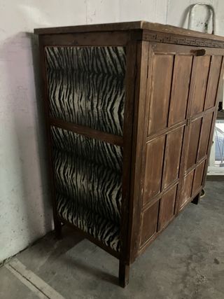 Armario rústico de madera de teca 