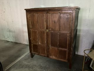 Armario rústico de madera de teca 