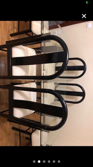 Mesa cristal y metal negra