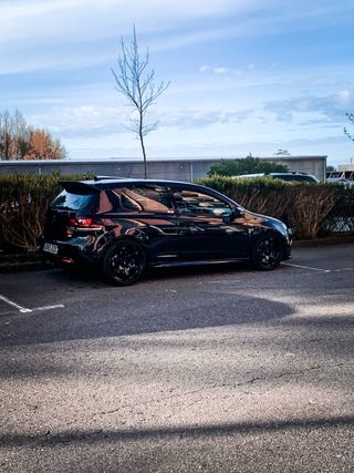 Volkswagen Golf VI R