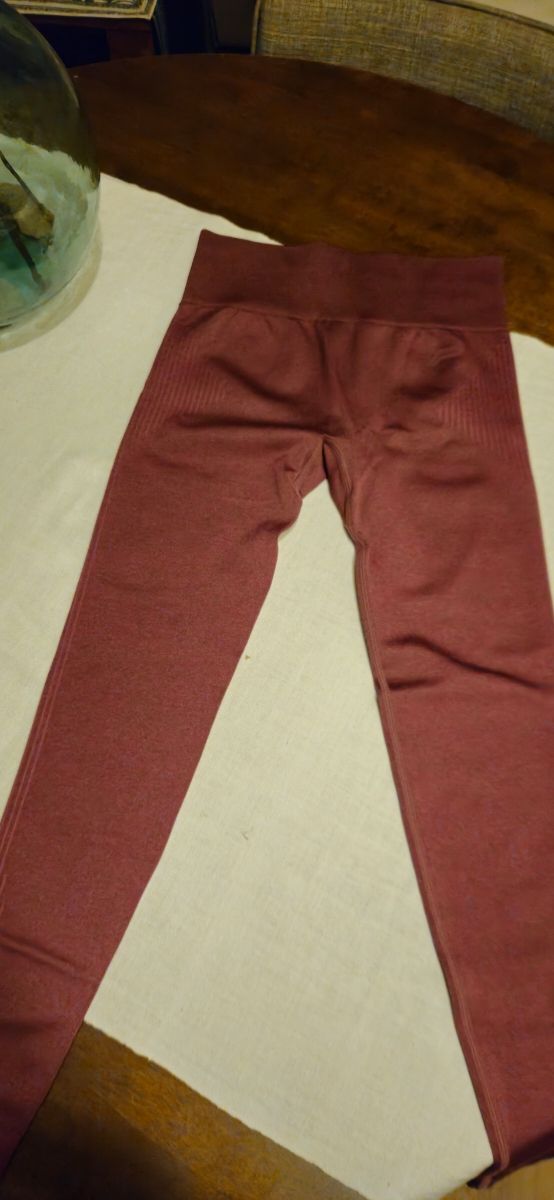 Leggings de deporte marca Pure Fitness