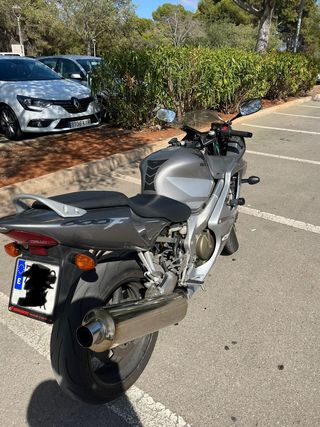 Honda CBR 600F - Moto deportiva