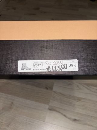 Stivaletti scamosciati marroni