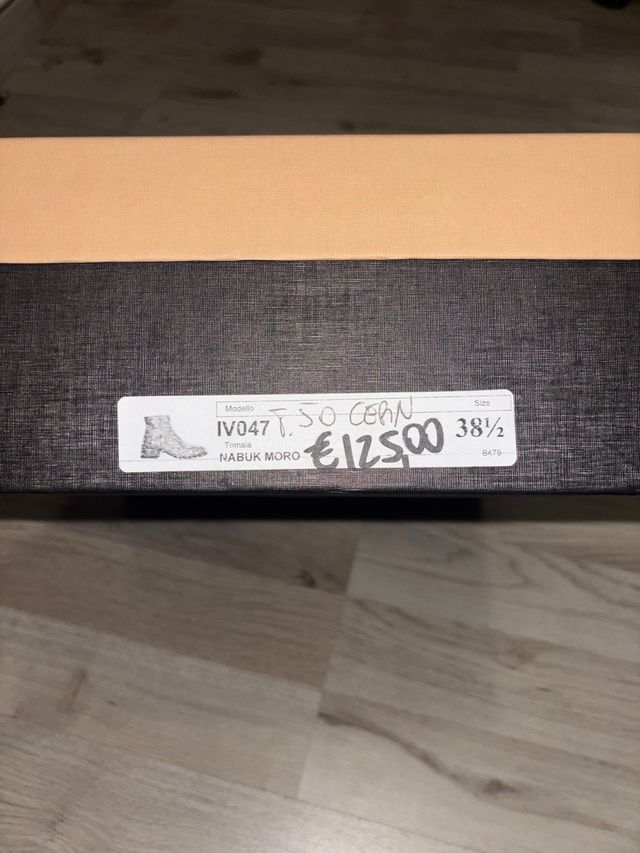 Stivaletti scamosciati marroni