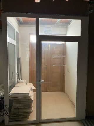 2 mamparas de aluminio con puertas