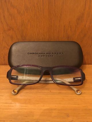 CAROLINA HERRERA - montura modelo VHE528