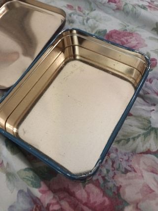 Scatola latta vintage: bambini a cavallo