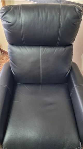 Sillón orejero relax color wengue. Reclinables