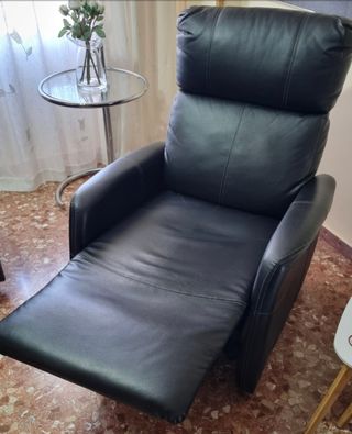 Sillón orejero relax color wengue. Reclinables