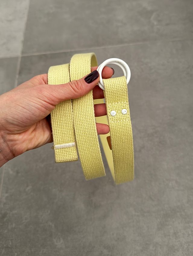 Cinturón Levi's amarillo