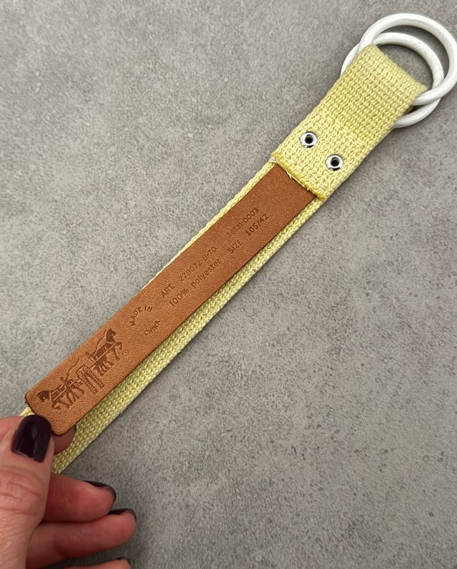 Cinturón Levi's amarillo