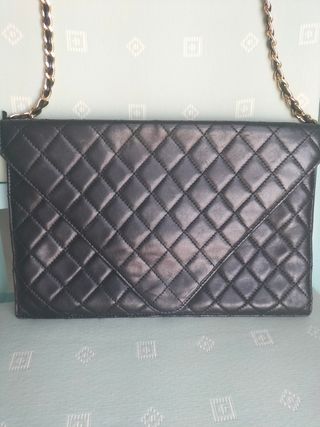 Bolso negro acolchado - bandolera