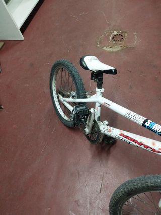 Bicicleta BMX Monty