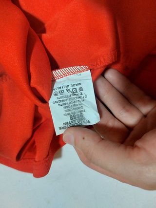 Vestido rojo estilo militar