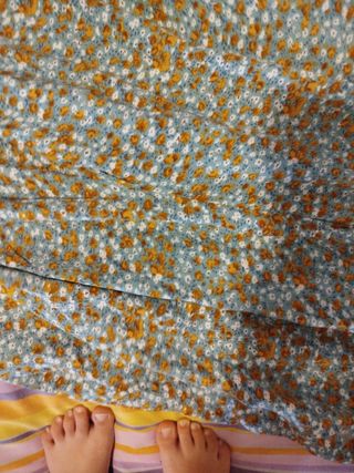 Mono amplio estampado azul y naranja