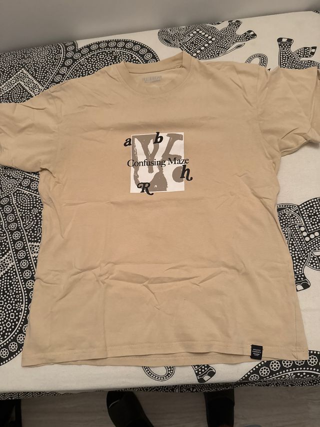 Camiseta Pull & Bear beige