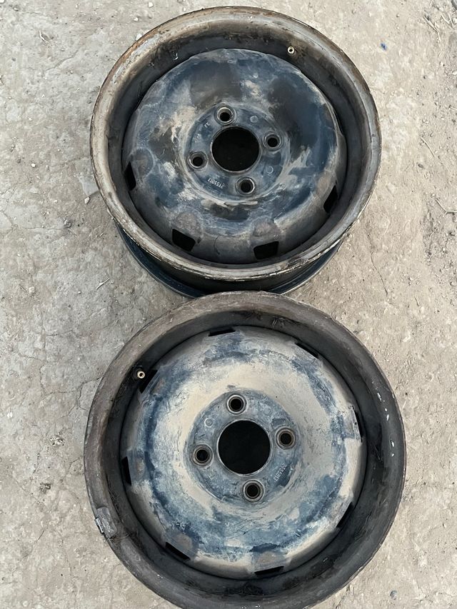 2 Llantas 13" usadas