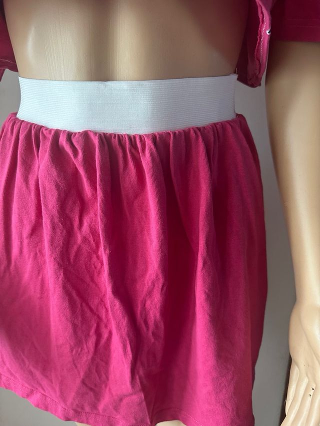 Completo Tommy Hilfiger rosa: maglia crop + gonna