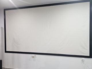 Proyector + Pantalla 133 pulgadas + Soporte