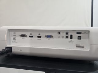 Proyector + Pantalla 133 pulgadas + Soporte