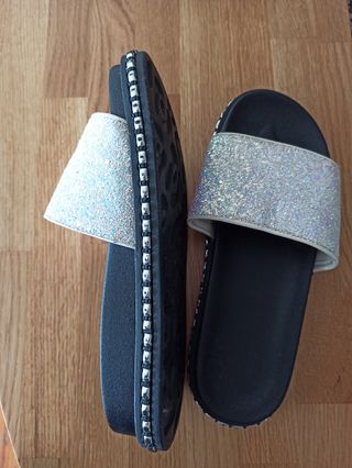 Sandalias Brillantes Plata-Negras Talla 39