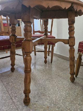 Conjunto mesa y 4 sillas vintage