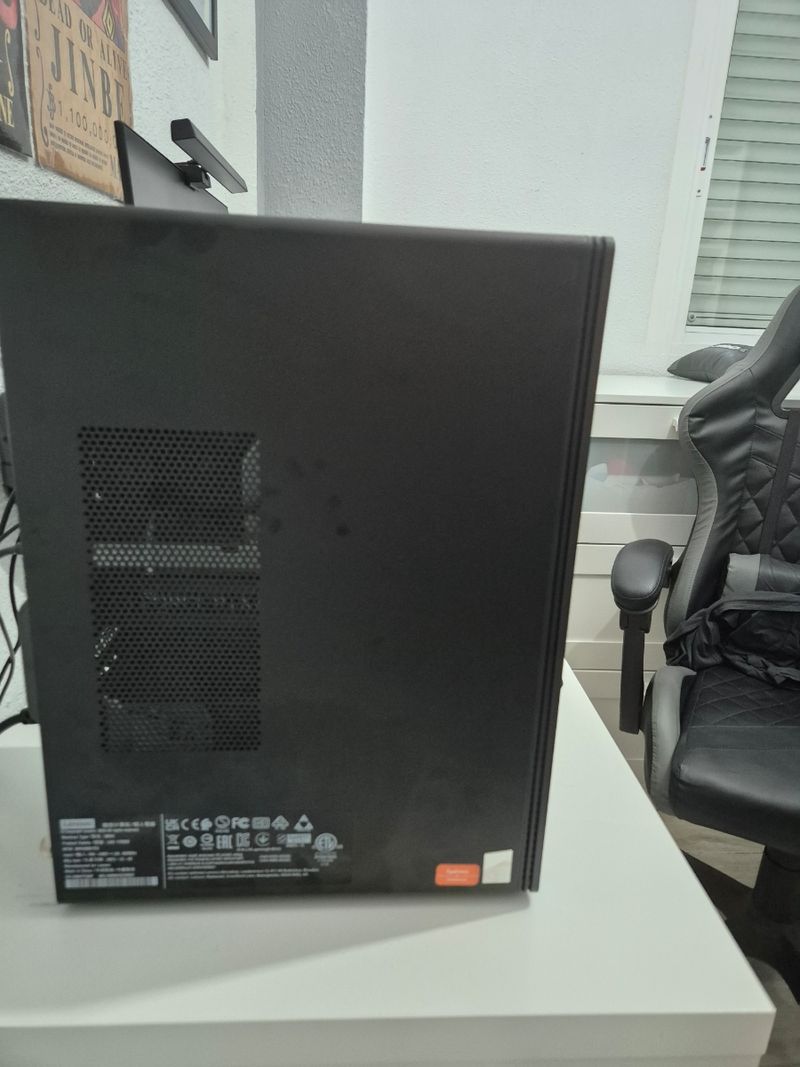 PC gamer/gaming Lenovo LOQ 17IRBg sobremesa afbeelding 2