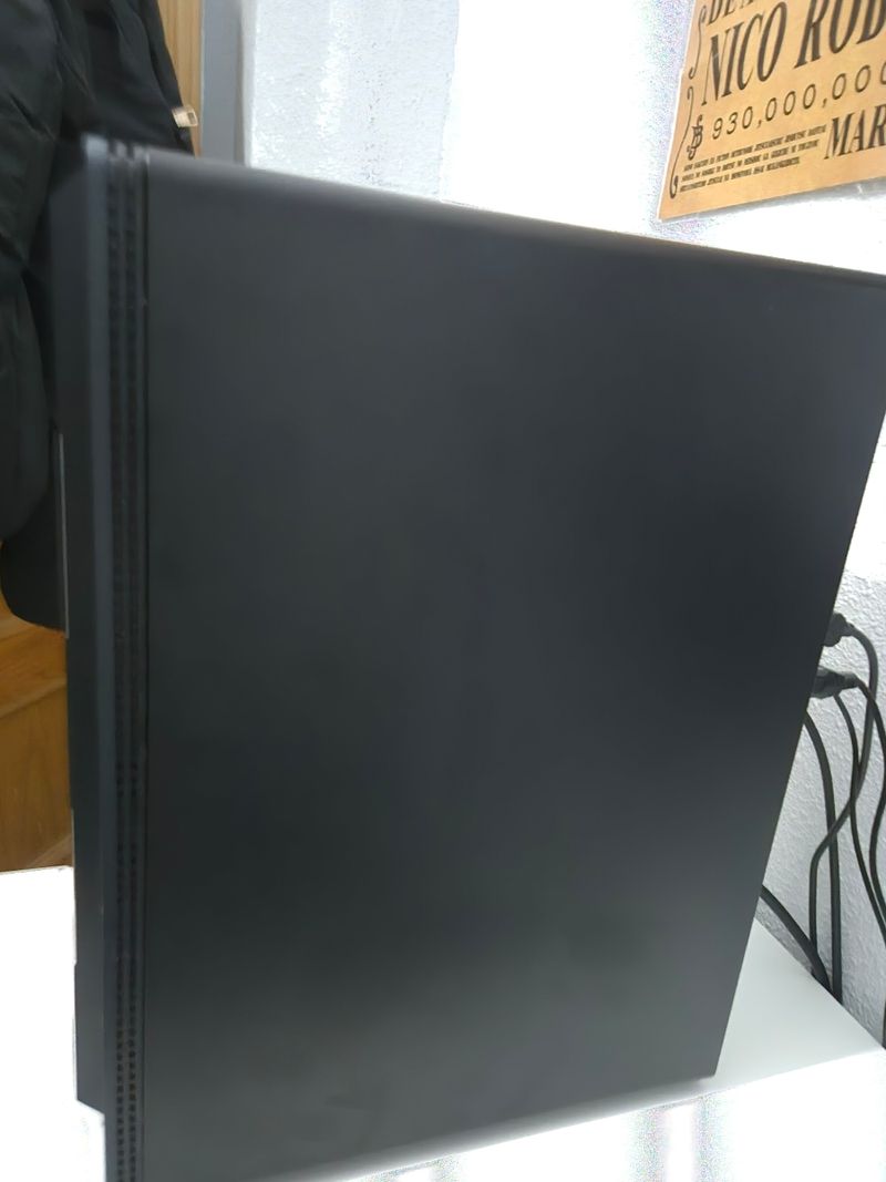 PC gamer/gaming Lenovo LOQ 17IRBg sobremesa afbeelding 3