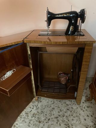 Máquina de Coser Alfa