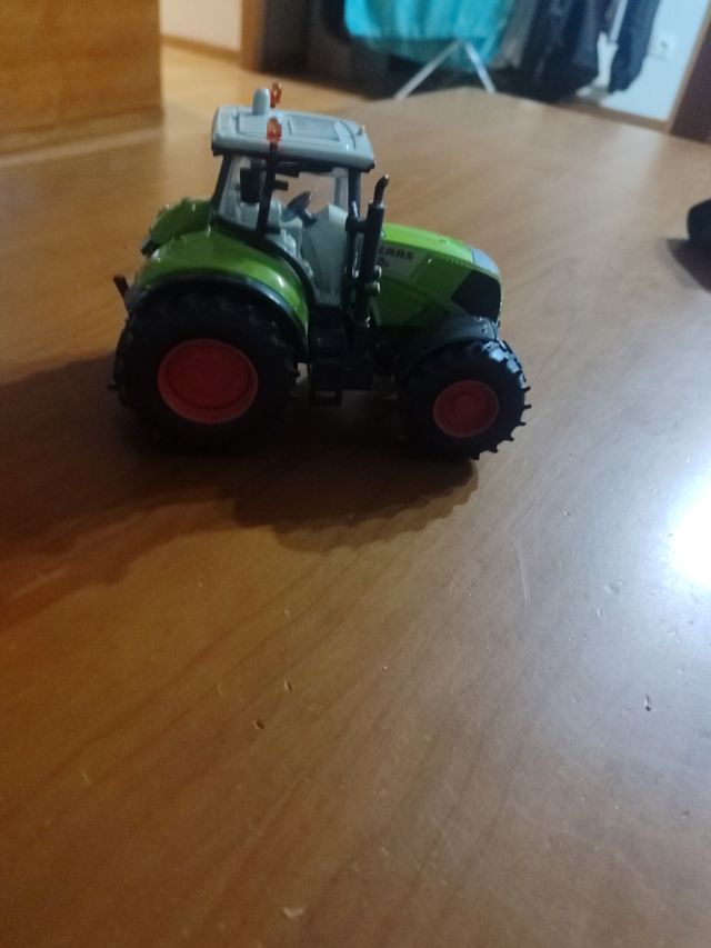 Tractor Claas Axion 850 Juguete