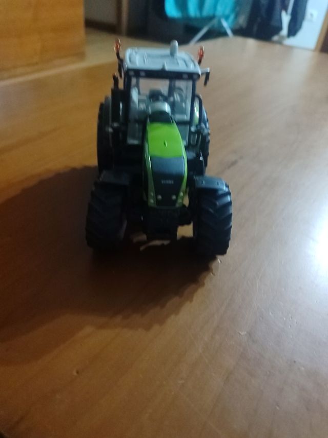Tractor Claas Axion 850 Juguete