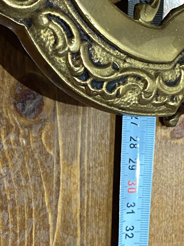 Reloj Bronce estilo antiguo.