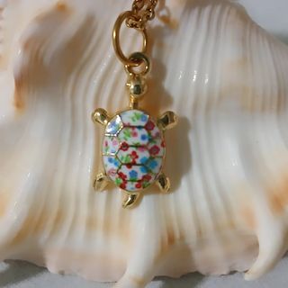 Colgante tortuguita esmalte