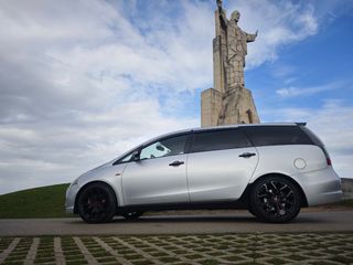 Mitsubishi Grandis 2006