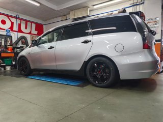 Mitsubishi Grandis 2006