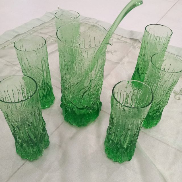 Set bicchieri vetro verde a corteccia anni '70