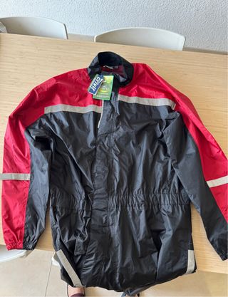 Mono lluvia moto rojo-negro marca Crivit. talla L