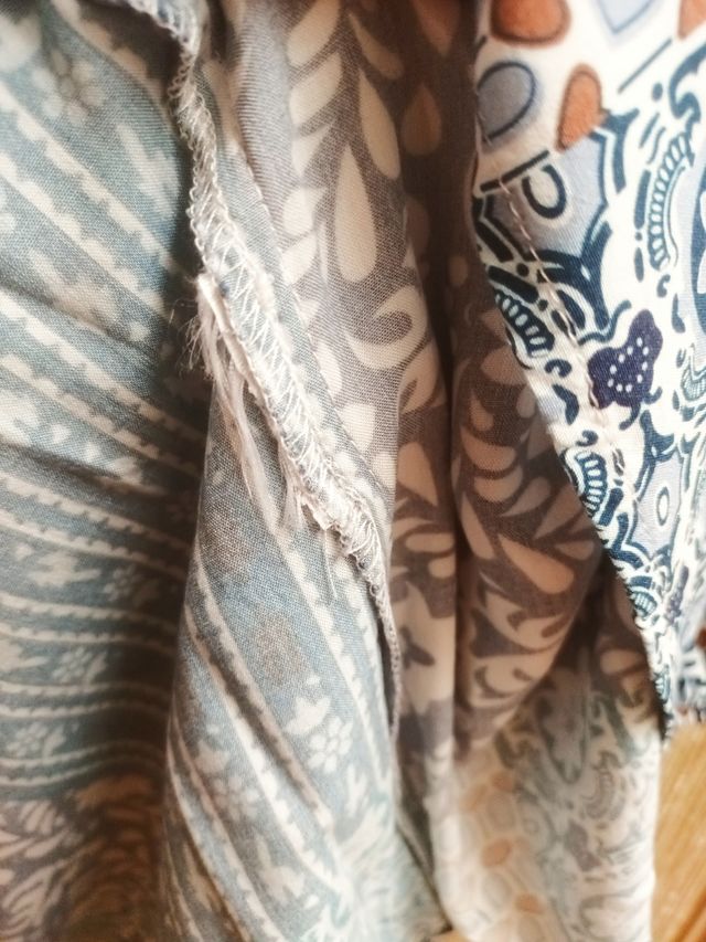 Blusa Fiorella Rubino blu a fiori