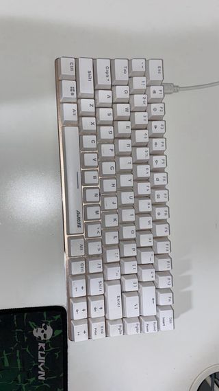 Teclado y ratón gaming blanco 