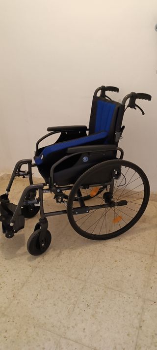 Silla de ruedas solo usada dos veces 
