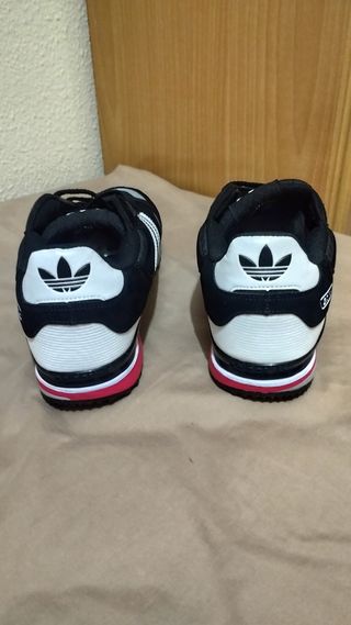 Zapatillas Adidas ZX 750 - Negras