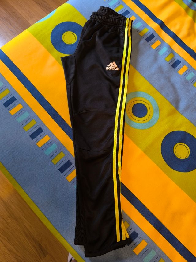 Pantalon chandal Adidas track pants