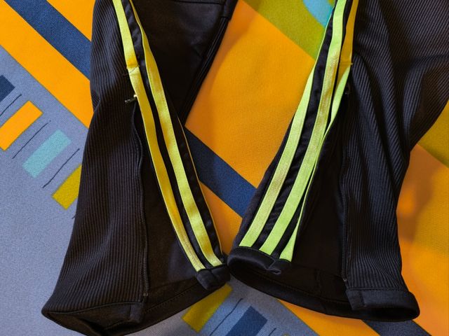 Pantalon chandal Adidas track pants