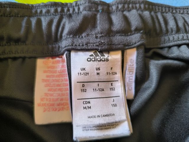 Pantalon chandal Adidas track pants