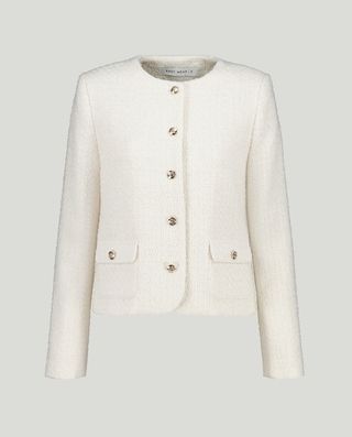 Chaqueta azul y chaqueta blanca 