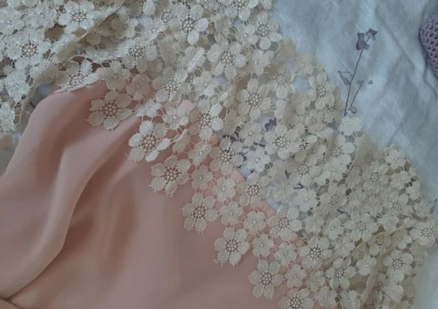 Vestido Intropia encaje rosa palo