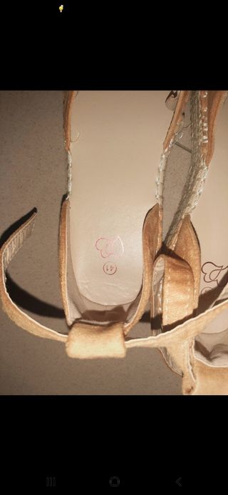 Sandalias planas camel