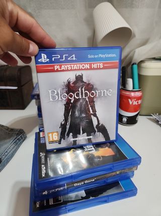 PS4 (PlayStation 4): Bloodborne, Call of Duty: Bla