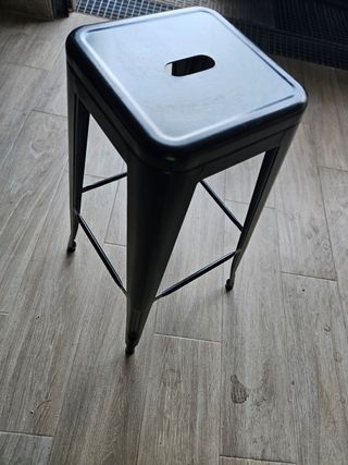 Taburete metal negro - Resistente